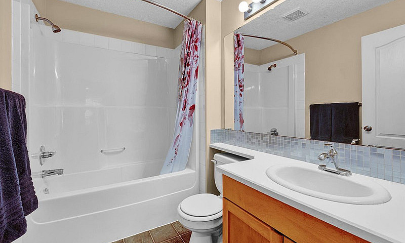 Stylish Condo In Sou...