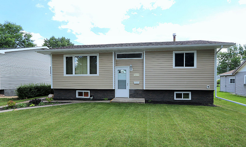 Renovated Bungalow N...