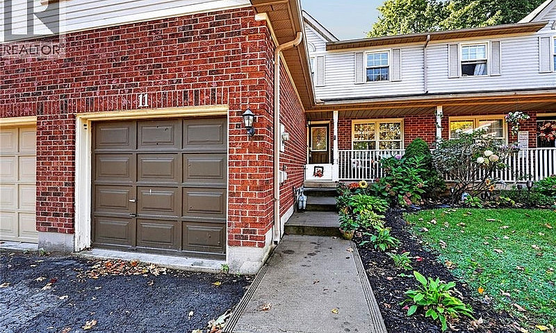11 Hedge Lawn Drive ...