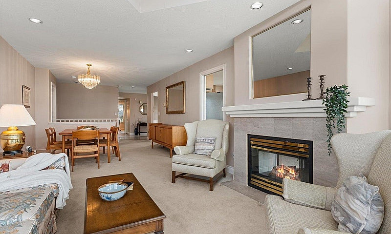 11 3354 Horn Street ...