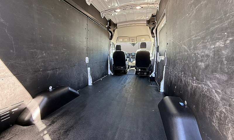 2025 Ford Transit T-...