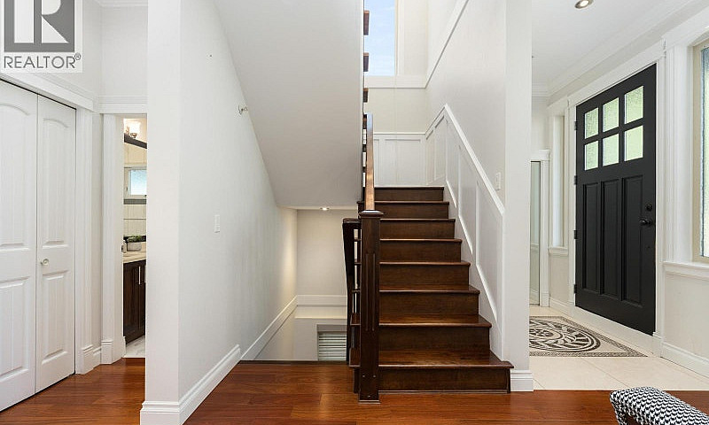 6387 Prince Albert S...