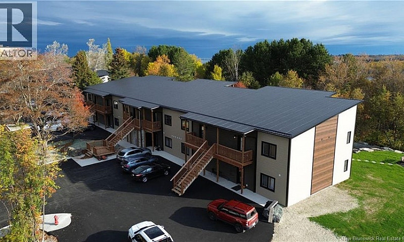 1200 Golden Park Cre...