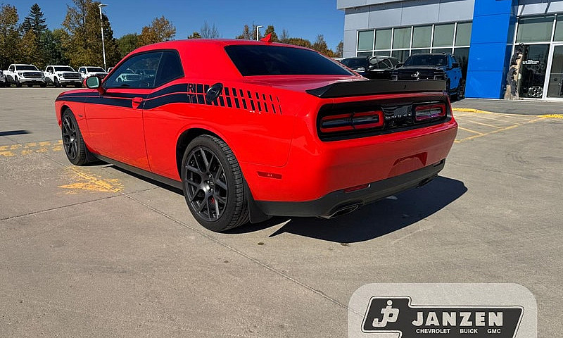 Dodge Challenger R/T...