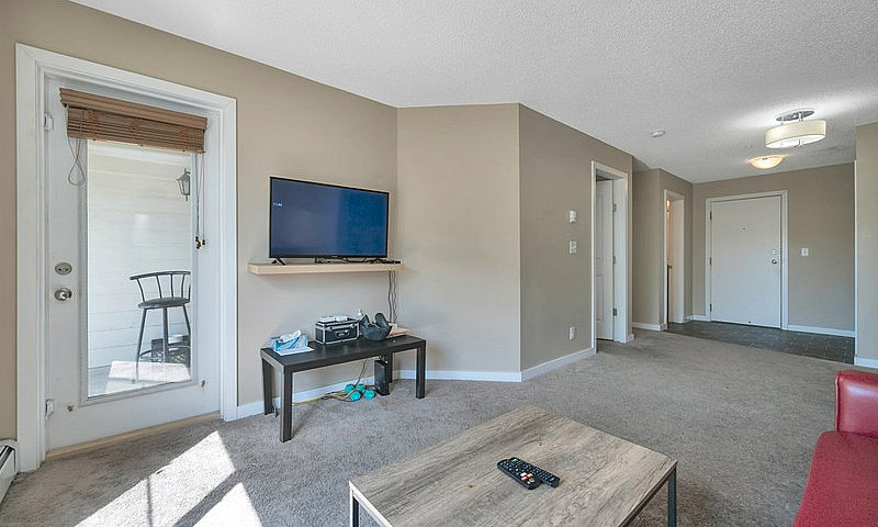 Condo For Sale/ 2 Be...