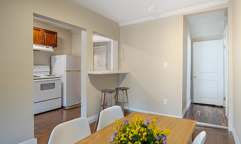 2Bdrm 196 Charlotte ...