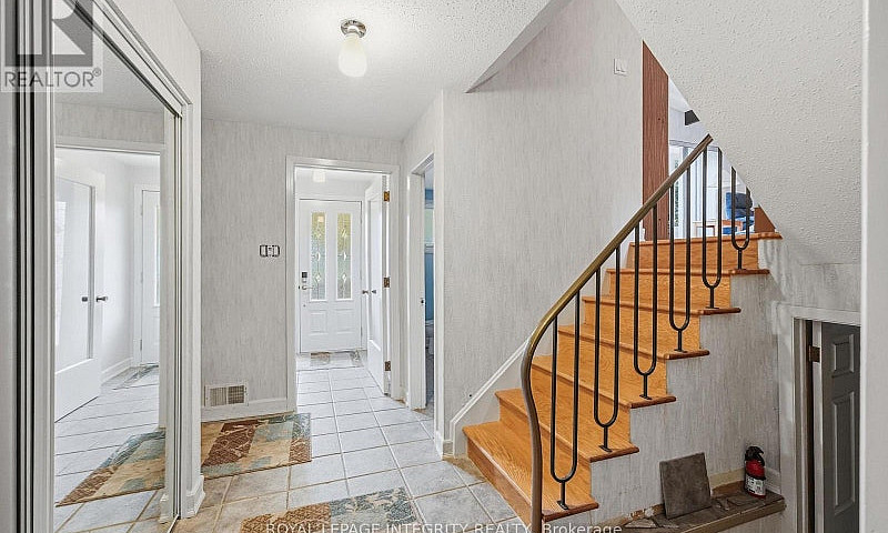 1861 Appleford Stree...