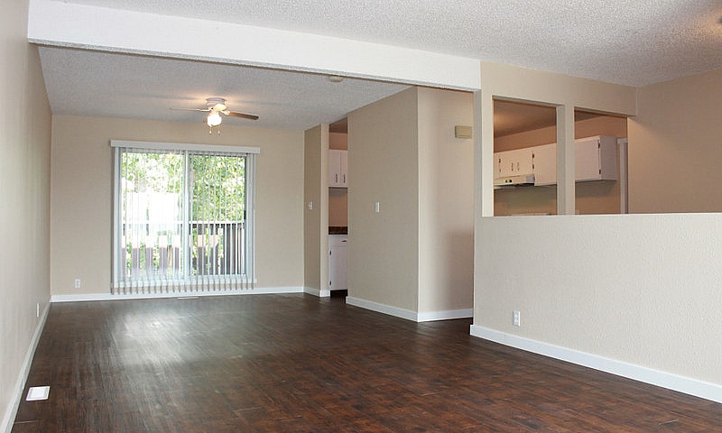 Loran Townhomes - 3 ...