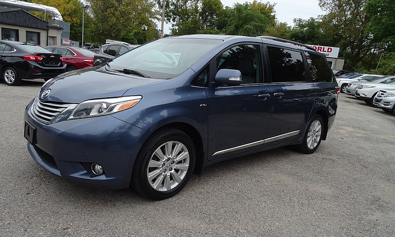 2017 Toyota Sienna ...