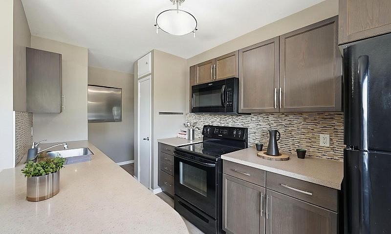 St. Vital - 2 Br - A...