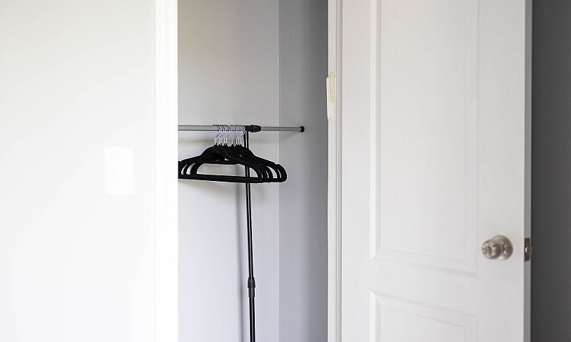 Bachelor Apartment F...