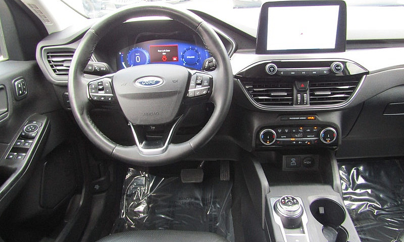 2022 Ford Escape Tit...
