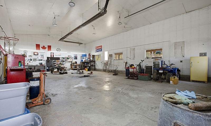 523 Tamarack Road, W...