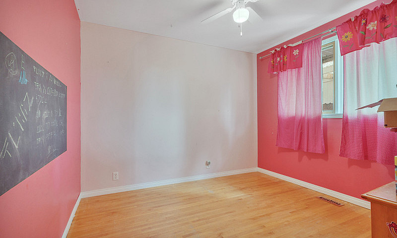 Bungalow On Huge Lot...