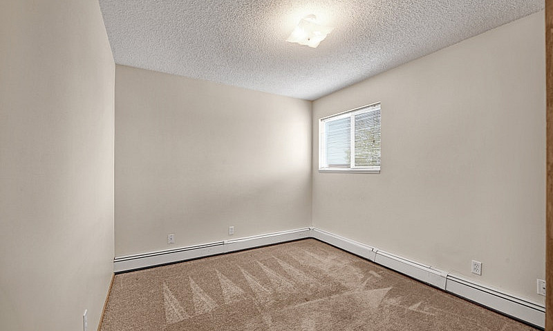 2 Bed X 1 Bath Apart...
