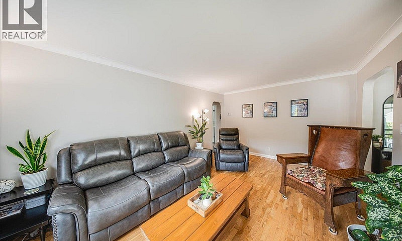 2120 Sixth Avenue Tr...
