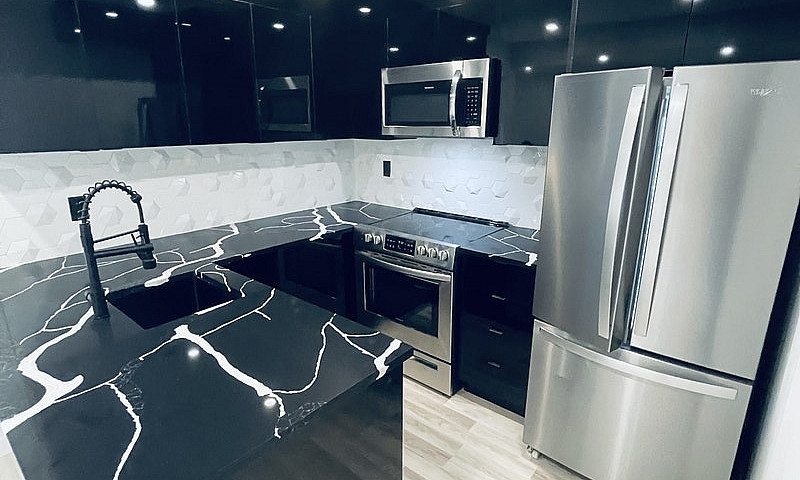 Luxurious 2-Bedroom,...
