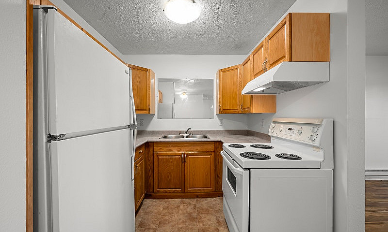 Just Listed! 2 Bedro...