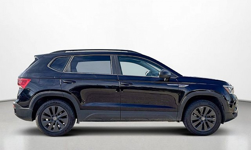 2022 Volkswagen Taos...