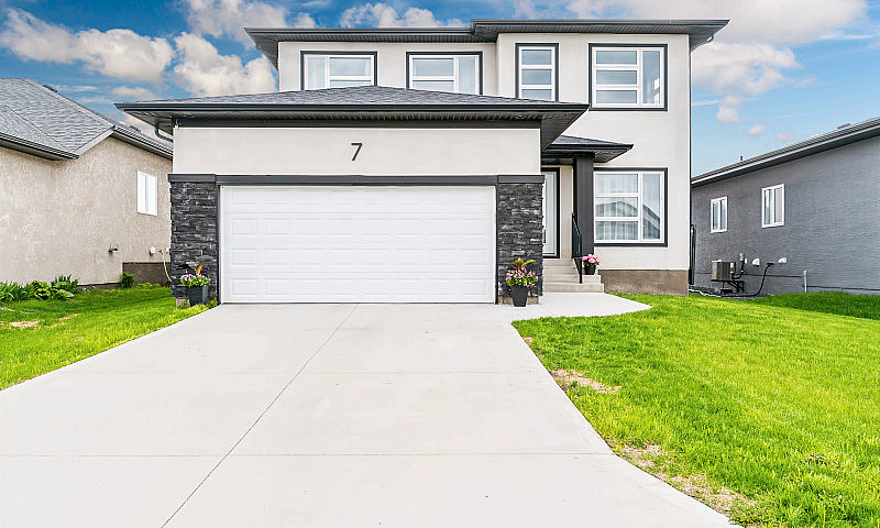 House For Sale 7 Tye...