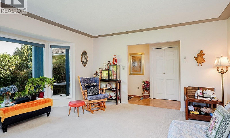 595 Delora Dr Colwoo...