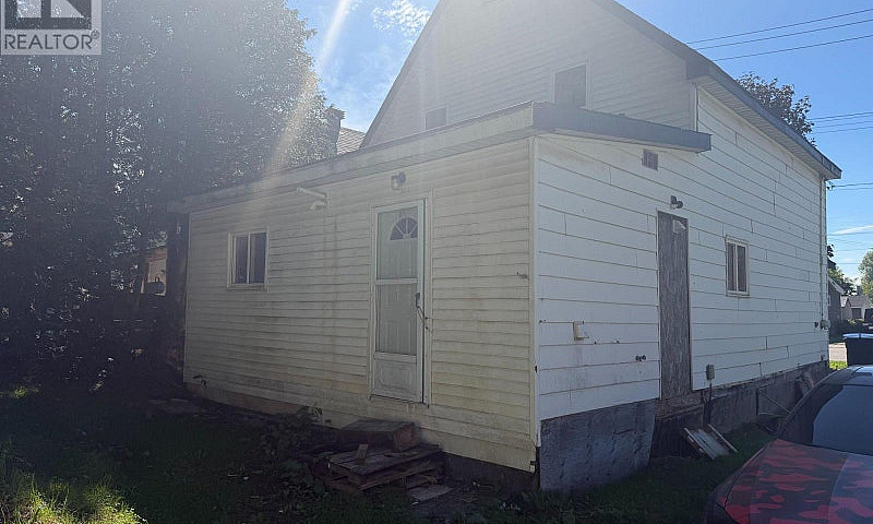 158 Trelawne Avenue ...