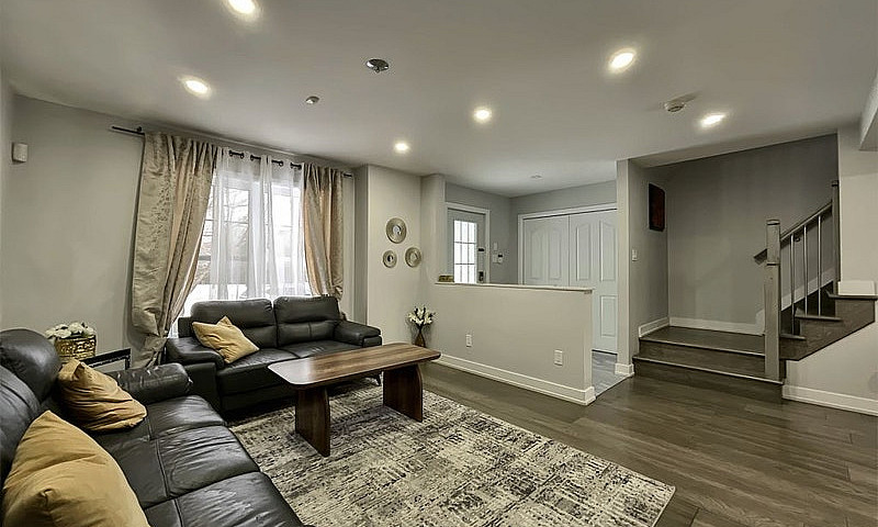 $625,000 - Semi-Deta...