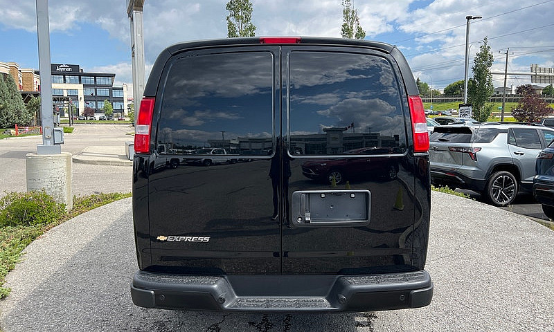 2025 Chevrolet Expre...