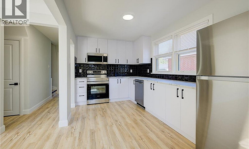 320 Highland Road E ...