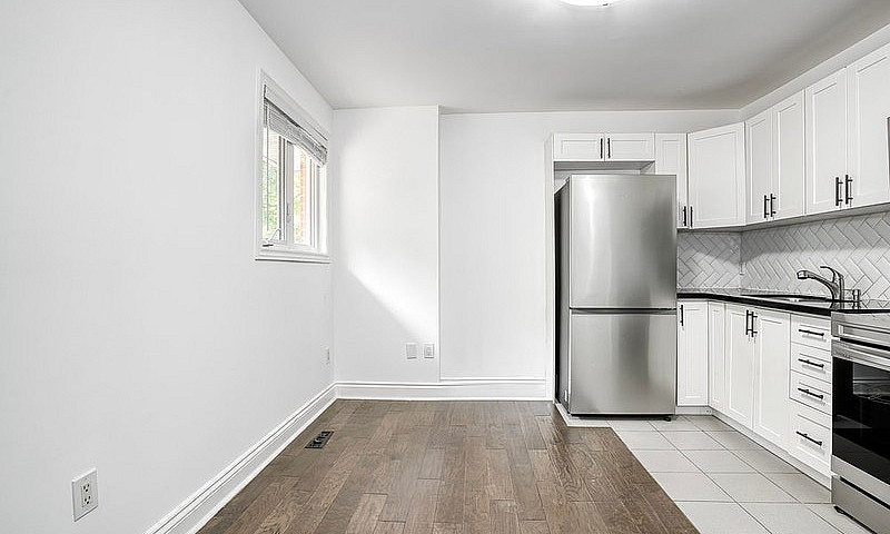 2-Bdrm Apt Near Egli...