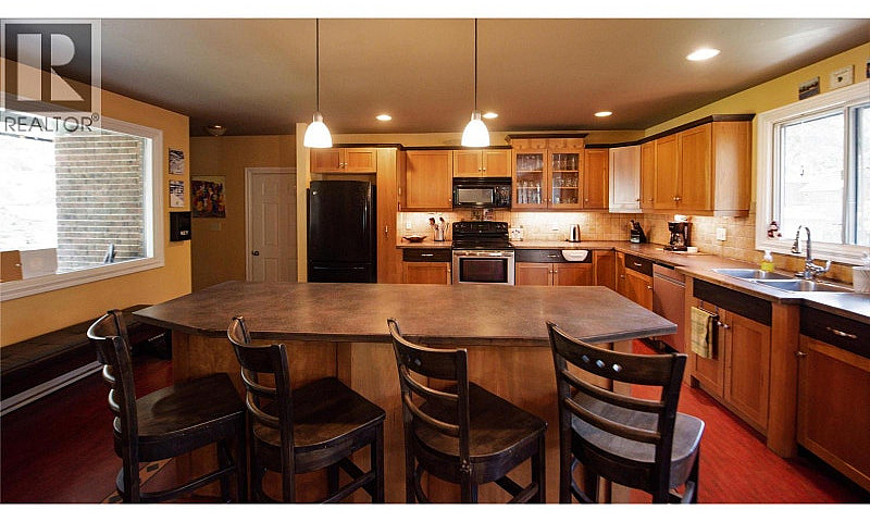 1306 Selkirk Drive G...