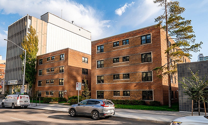 2Br Suite In Charact...