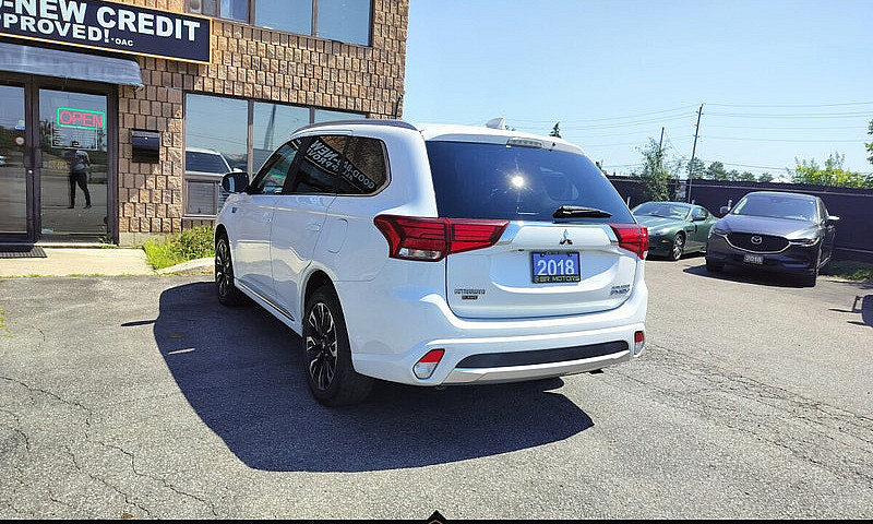 2018 Mitsubishi Outl...