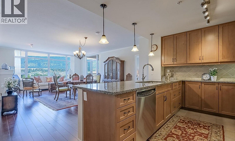 160 Lakeshore Drive ...