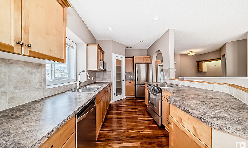 1 Longview Cr Spruce...