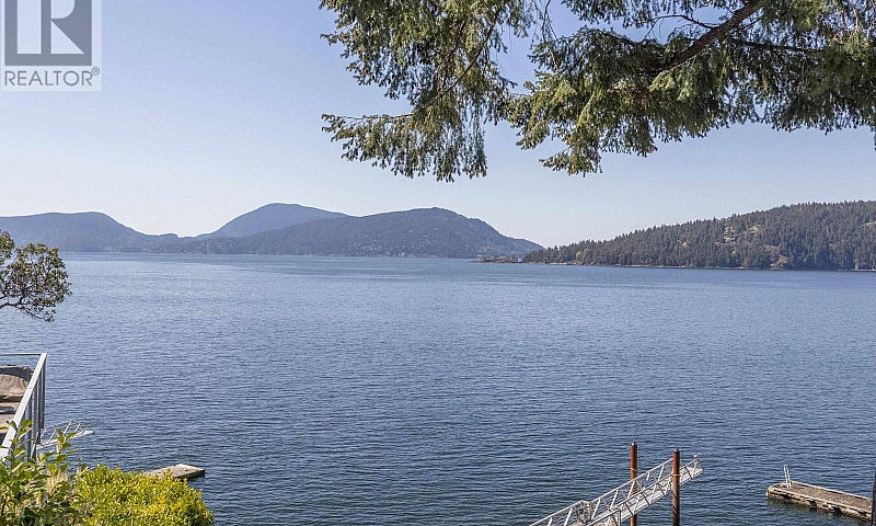 4 Strachan Point Roa...