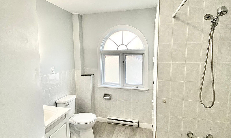 2-Bedroom Unit In Sy...