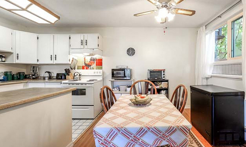 Well Laid-Out 2 Br N...