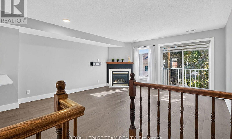 4482 Harper Avenue O...