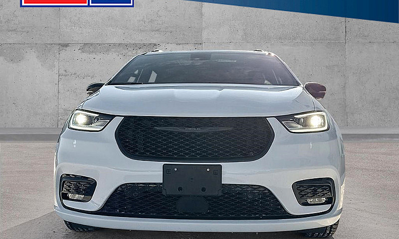 2024 Chrysler Pacifi...