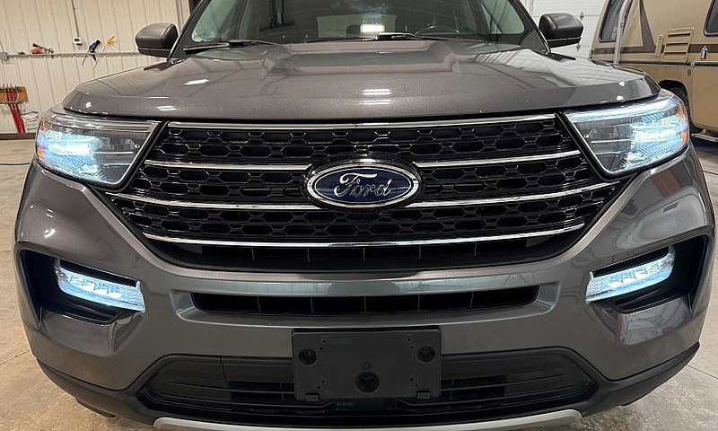 2021 Ford Explorer X...