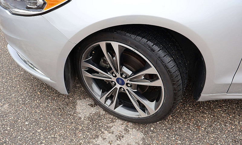 2017 Ford Fusion Tit...