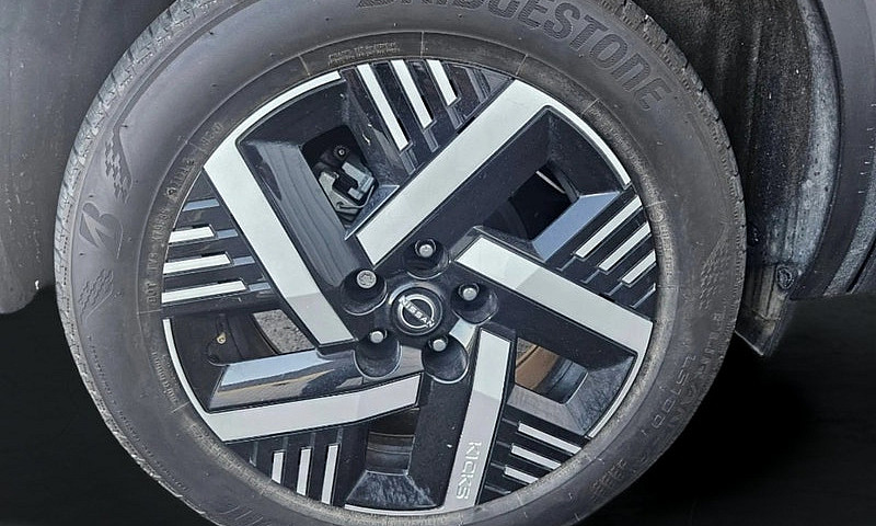 2025 Nissan Kicks Sv...