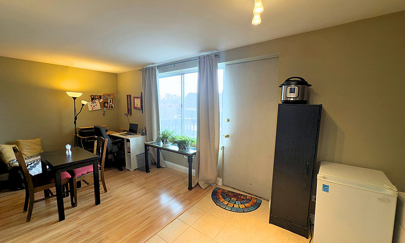 Charming 1Bdrm Condo...