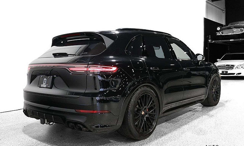 2023 Porsche Cayenne...