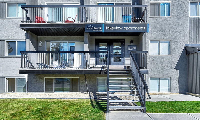 Lakeview Apartments ...