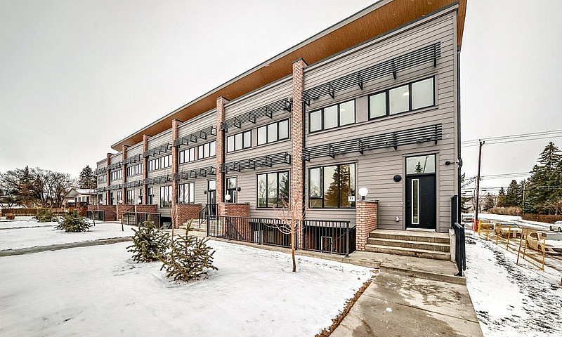 3 Bed 2.5 Luxury Tow...