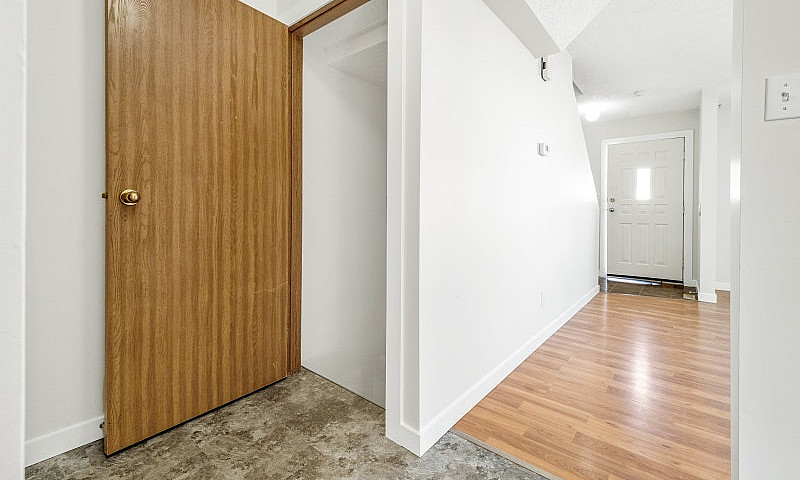 3 Bedroom Townhouse ...