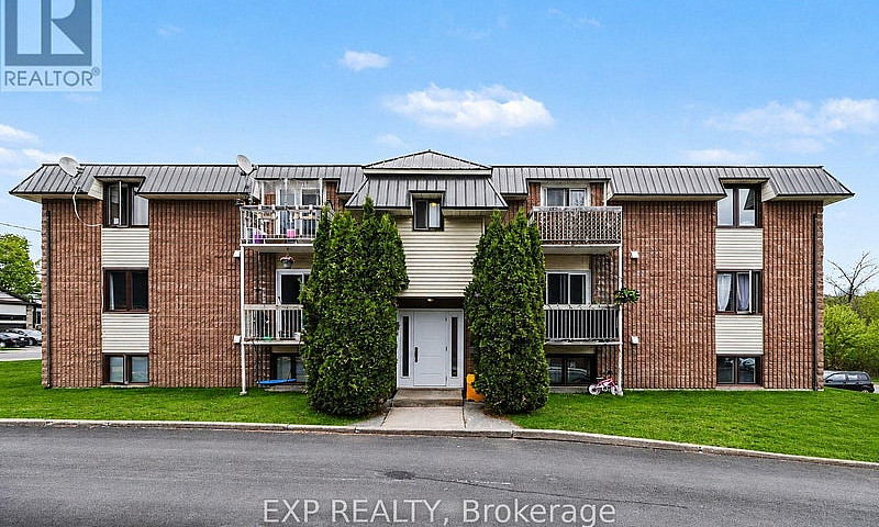 10 - 875 Laurier Str...