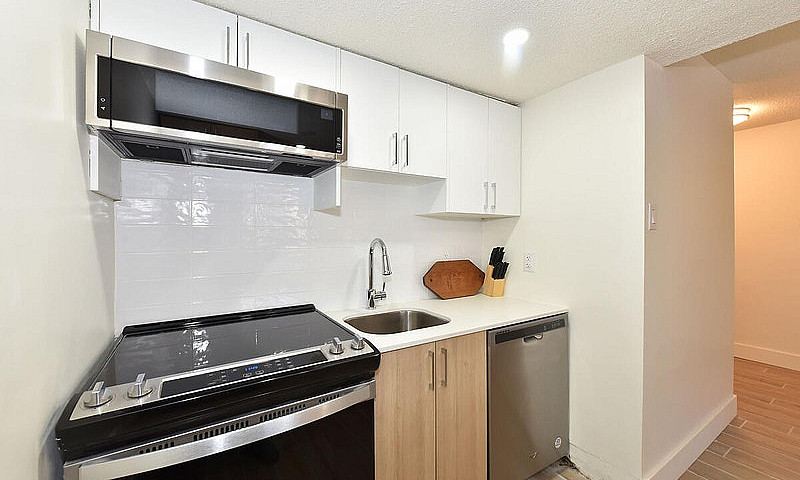 101- 160 Dowling Ave...
